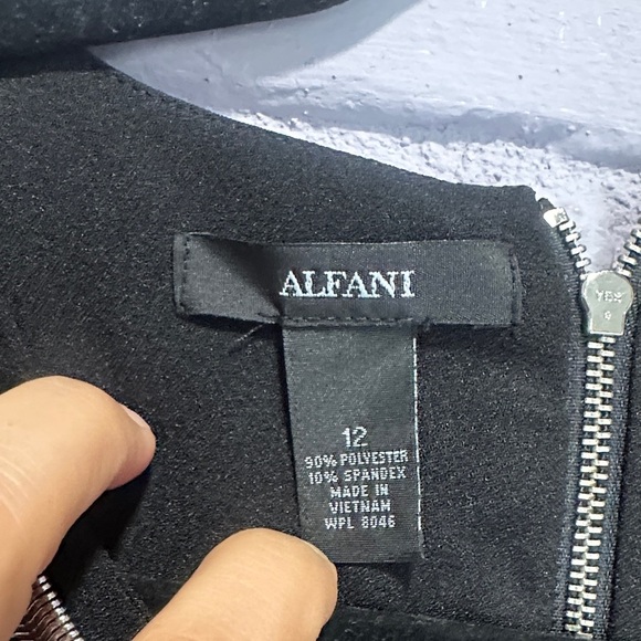 NWOT Alfani Black Sleeveless Blouse with Silver Trim size 12 - Picture 2 of 8